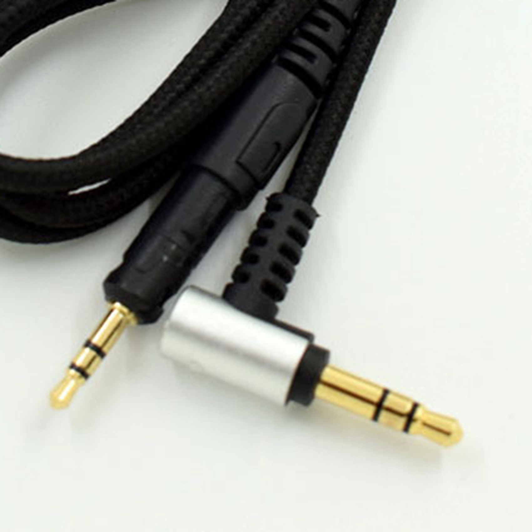 繊細な質感を持つ、オーディオテクニカ ATH-M50X、M4 - Audio Technica Headphone Ath-M50X のレビューと価格